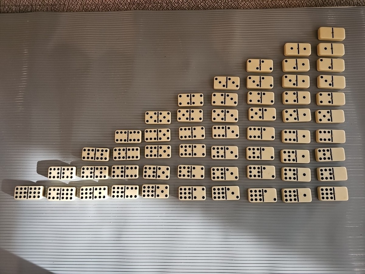 ヨビニオンマルル　ティンバニーシンバリー　セット Vintage Double 9 (Nine) Dominoes Set of 55 w Brass Spinner Pins