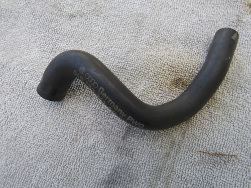 VW Passat 3BG 2.0 85kw Schlauch KGE 06B133241AG Kurbelwellengehäuse Einlass