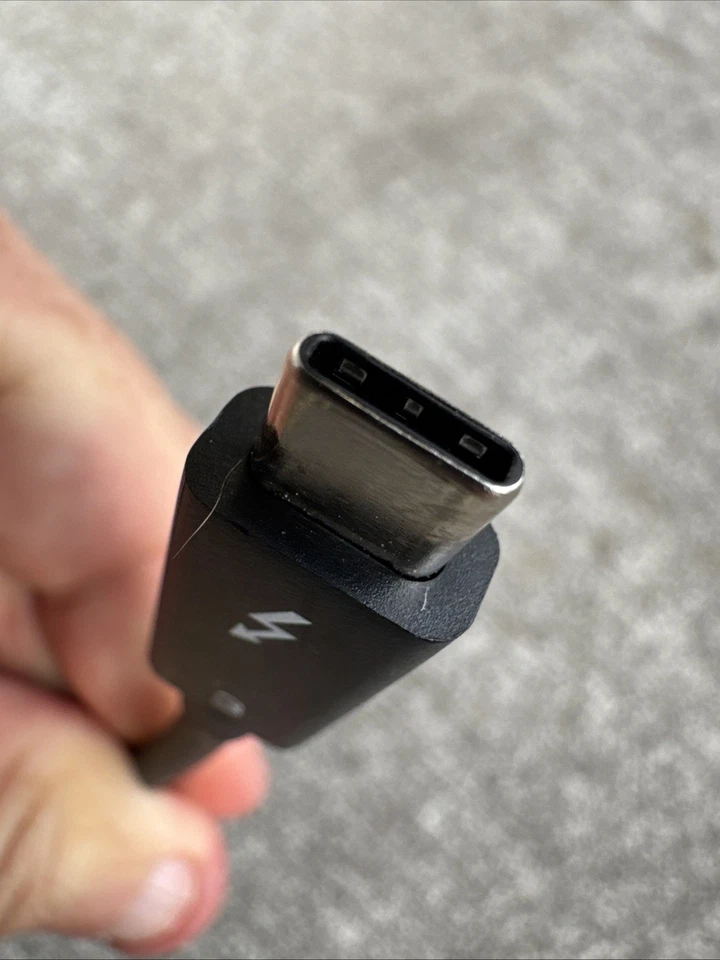 StarTech Thunderbolt 3 to Dual DisplayPort Adapter - Image 4 of 4