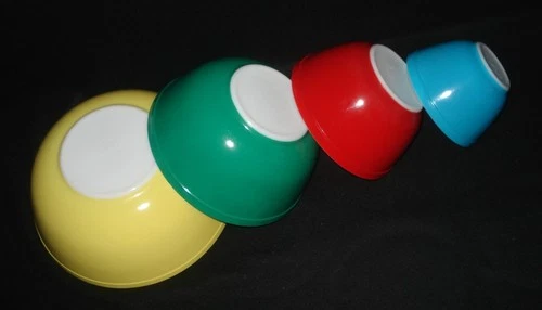 PYREX - 4 pc. Blue, Red, Green, Yellow PRIMARY Mixing, Nesting Bowl Set