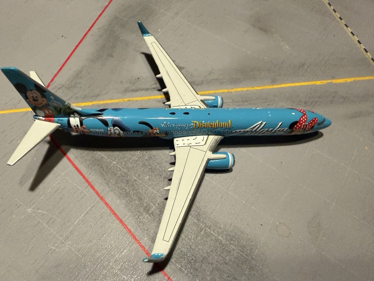 Gemini Jets Alaska Airlines Boeing 737-900 Disney **RARE** 1/400