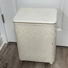 Vintage Mid Century Redmon Woven Wicker Laundry Clothes Hamper Basket MCM