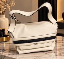 Calvin Klein Women’s Shoulder Bag – Cream/White