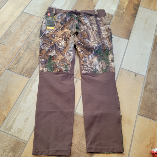 NWT Under Armour Realtree Green Hunting Pants 1293111 Camo Size 12 Women's NEW - Picture 3 of 3