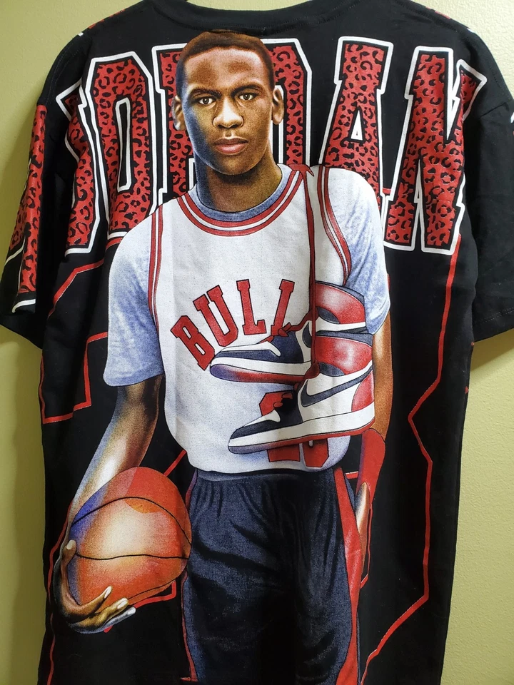 Chicago Bulls Young Michael Jordan Goat AOP Modern Boot Mens L T-Shirt NBA (C38) - Image 4 of 4