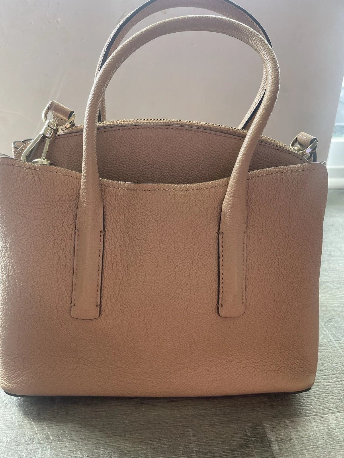 Borsa a tracolla Kate Spade New York marrone con manico superiore in pelle di vacchetta