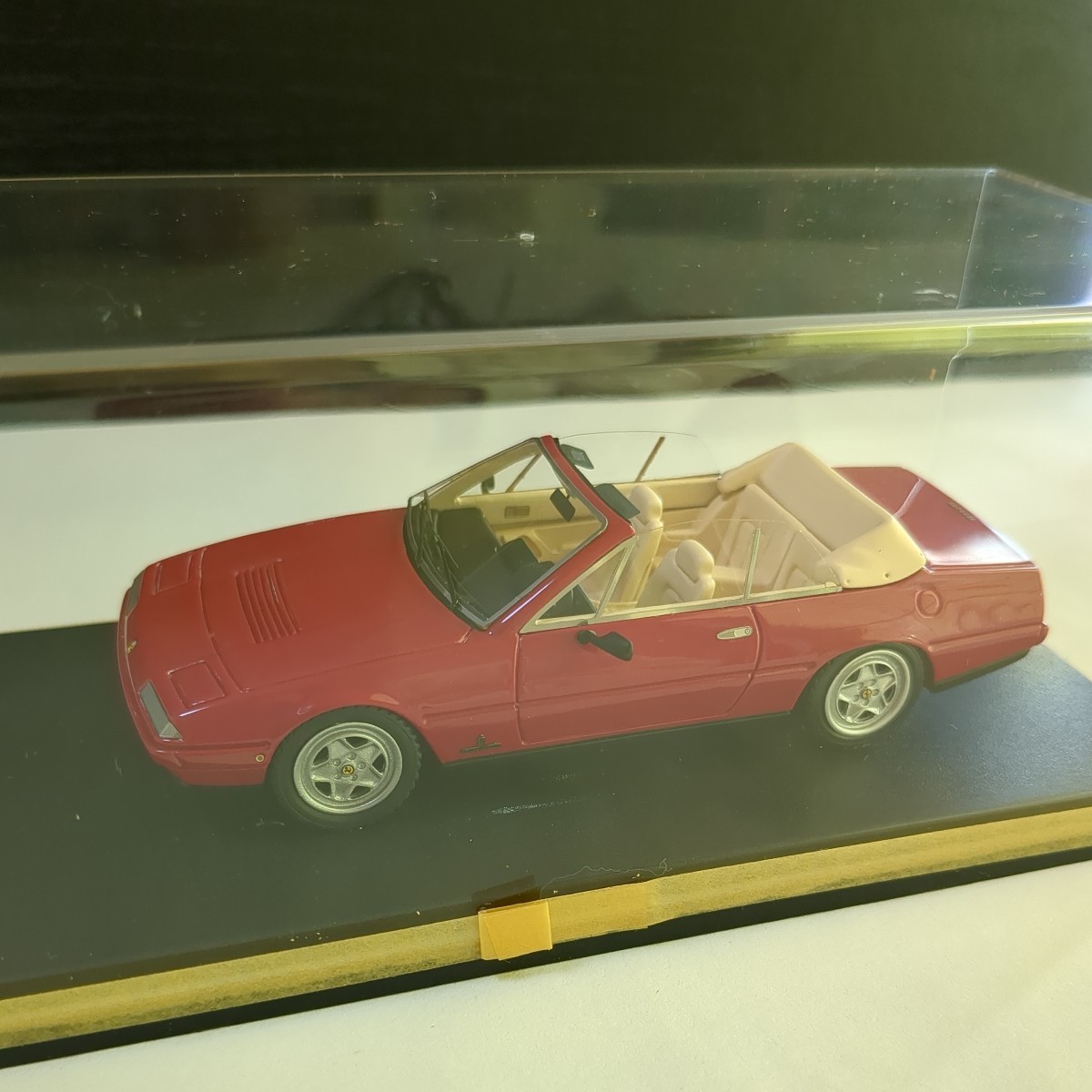 Looksmart Ferrari 412 2+2 Spider 1985 1:43 LS53A