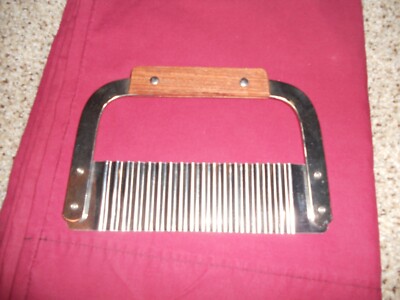 Pampered Chef Garnisher Crinkle Chopper Cutter Wood Handle