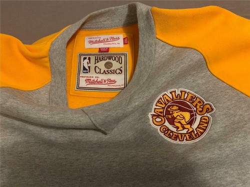 Mitchell & Ness Cleveland Cavaliers crewneck sweatshirt Adult 2XL Used - Picture 2 of 4