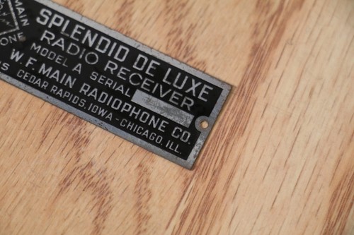 4" SPLENDID DE LUXE MODEL A - REPLACEMENT RADIO 3" mini METAL TAG SIGN  - Picture 3 of 4