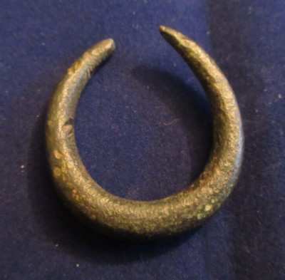 Keltischer Pennanular Ring Proto Geld