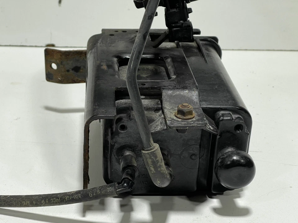 98-02 Jeep TJ Wrangler EVAP Fuel Vapor Charcoal Canister 4854106AB 4.0 OEM CC - Image 4 of 4