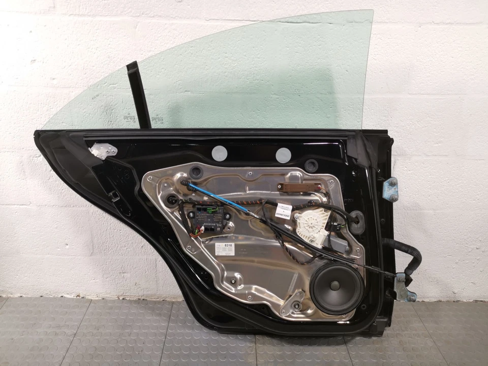 Carcasa completa de puerta trasera izquierda Mercedes-Benz 2014 CLS550 tracción trasera 4,7 L OEM Foto 2 de 4