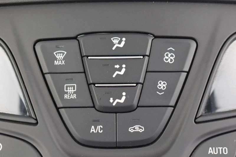 2016-2018 Buick Envision Ac Heater Temperature Control front, w/o ventilated sea - Image 2 of 4