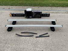 Halfords Advanced Aero Roof Bars and foot pack For Flush Rail