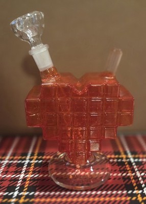 Cannabox - 8-Bit Pixel Heart - Mini Glass Water Bong - New - Collectible