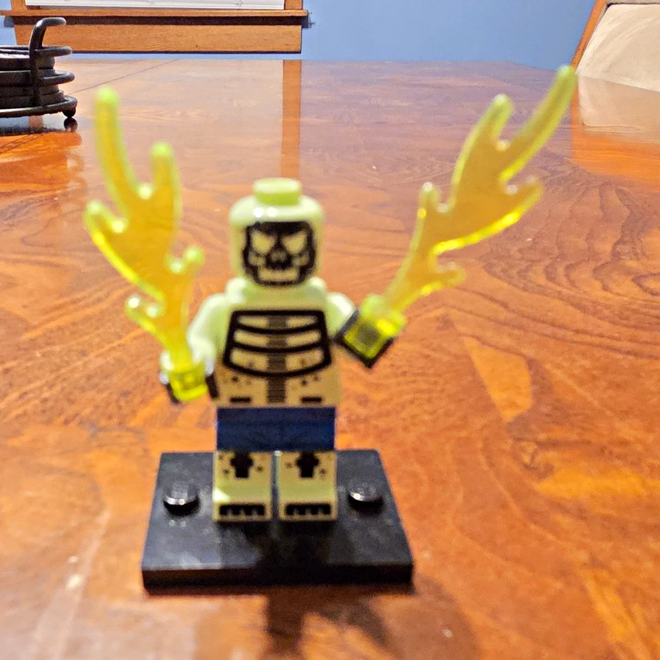 LEGO Batmen Minifigures Series 2 Doctor Phosphorus - Image 1 of 1