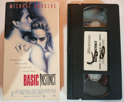 BASIC INSTINCT VHS MICHAEL DOUGLAS TAP AND SLEEVE *