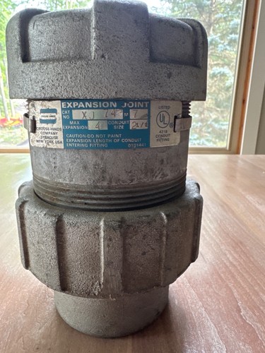 CROUSE HINDS XJ74 2-1/2 INCH EXPANSION JOINT FITTING MAX EXPANSION 8 NEW NO BOX