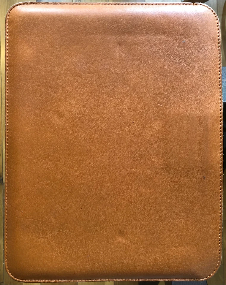 Harbour London iPad Sleeve 10.5 inch Tan leather with Apple Pencil Holder - Image 2 of 2