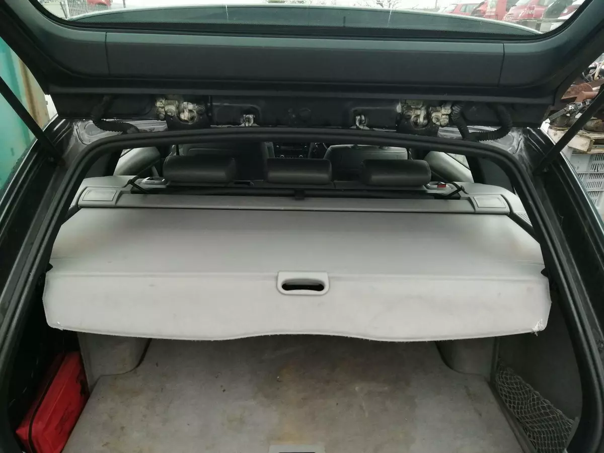 2007 BMW 3 SERIES E91 ESTATE PARCEL SHELF LOAD COVER WITH DOG