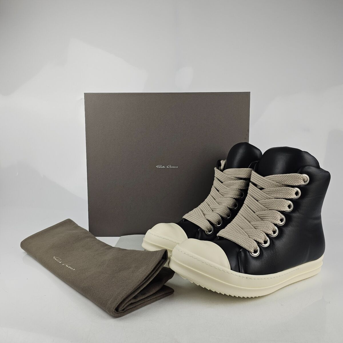 RICK OWENS Jumbo Laces Padded High Top Black/Milk Sneakers RICK OWENS Jumbo Laces Padded High Top Black/Milk Sneakers