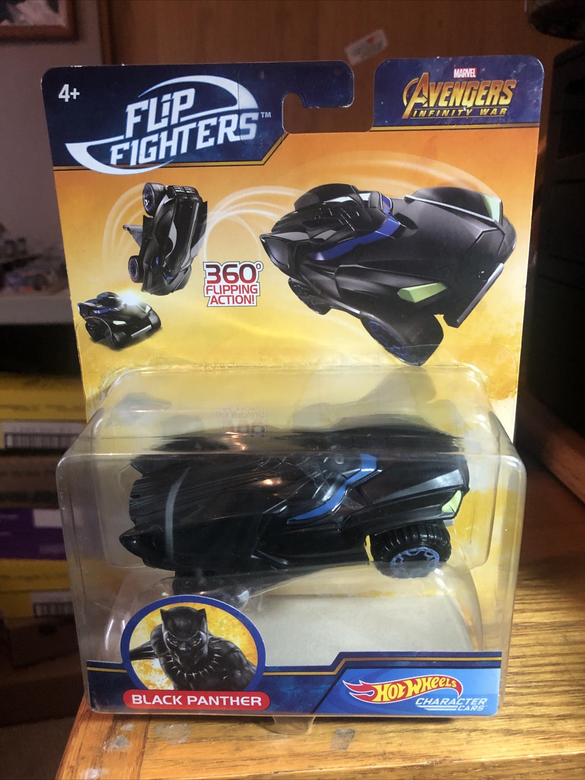 Hot Wheels Black Panther Marvel Heroes Flip Fighters Character Car 143