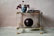 Bout de canapé ou table basse en verre et lucite de Pierre Vandel Paris France 1