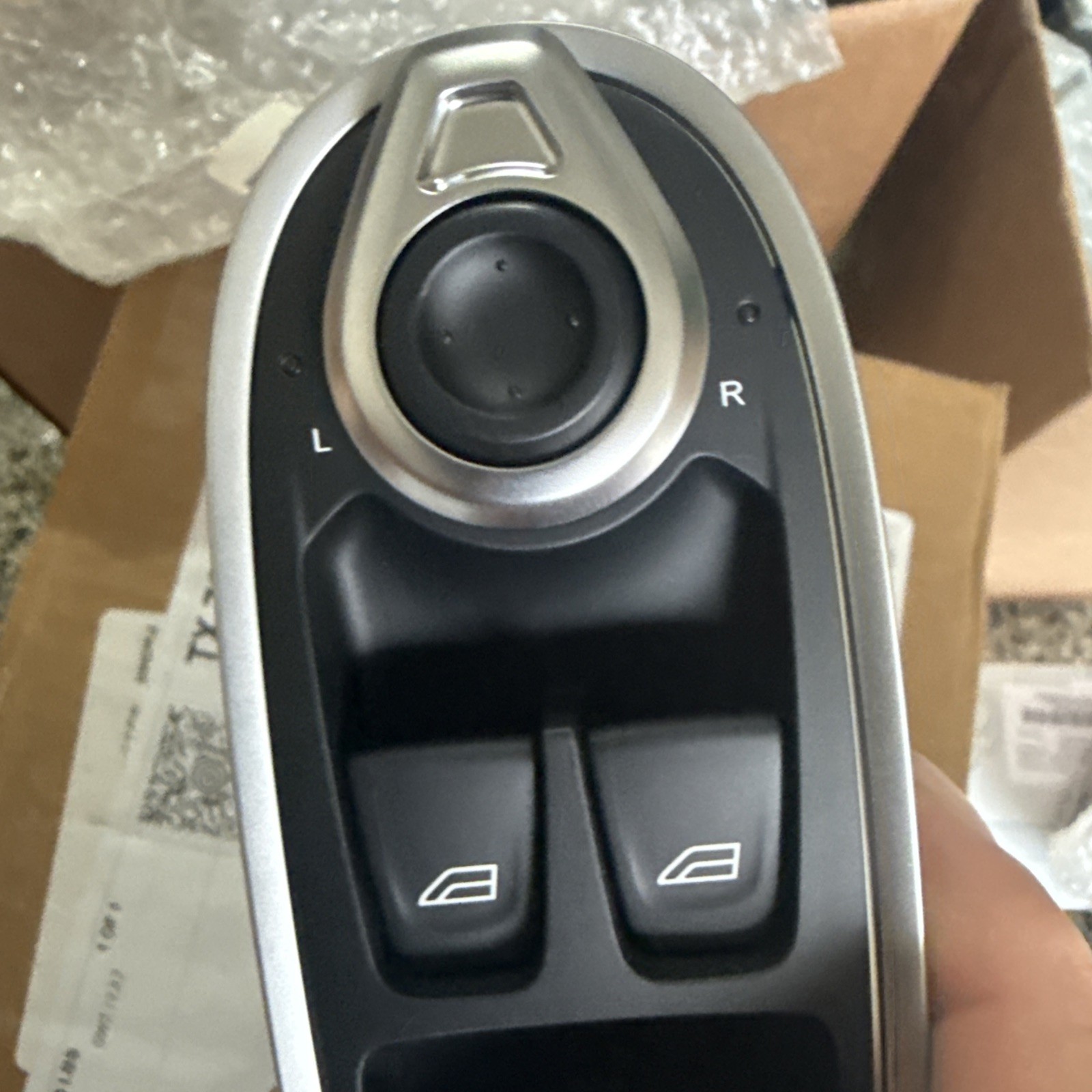 New Aston Martin Driver Side Window Lift Switch MY83-14540-AB