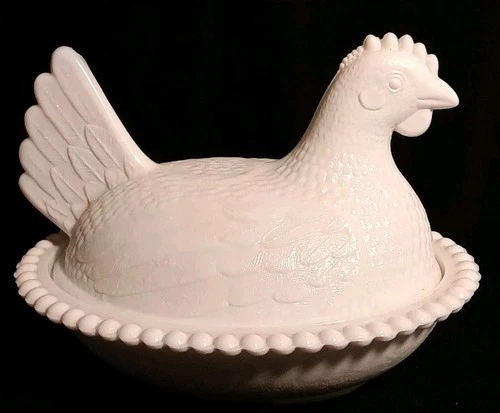 Vntg Milk Glass Hen On A Nest Covered Bowl