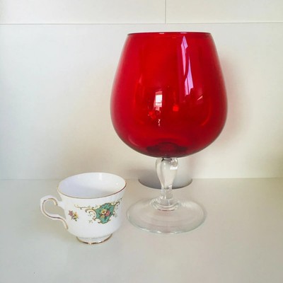 Riesiges 24 cm hohes Neuheit Rubinrot Glas Weinbrand Geschenk Apotheker Deko