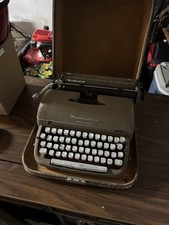 Remington Quiet Riter Miracle Tab Typewriter. Original Box thumbnail