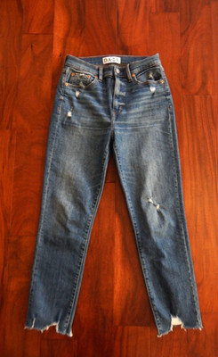 Daze Just Right Women s Blue Denim Distressed Raw Hem High Rise Jeans Size 28