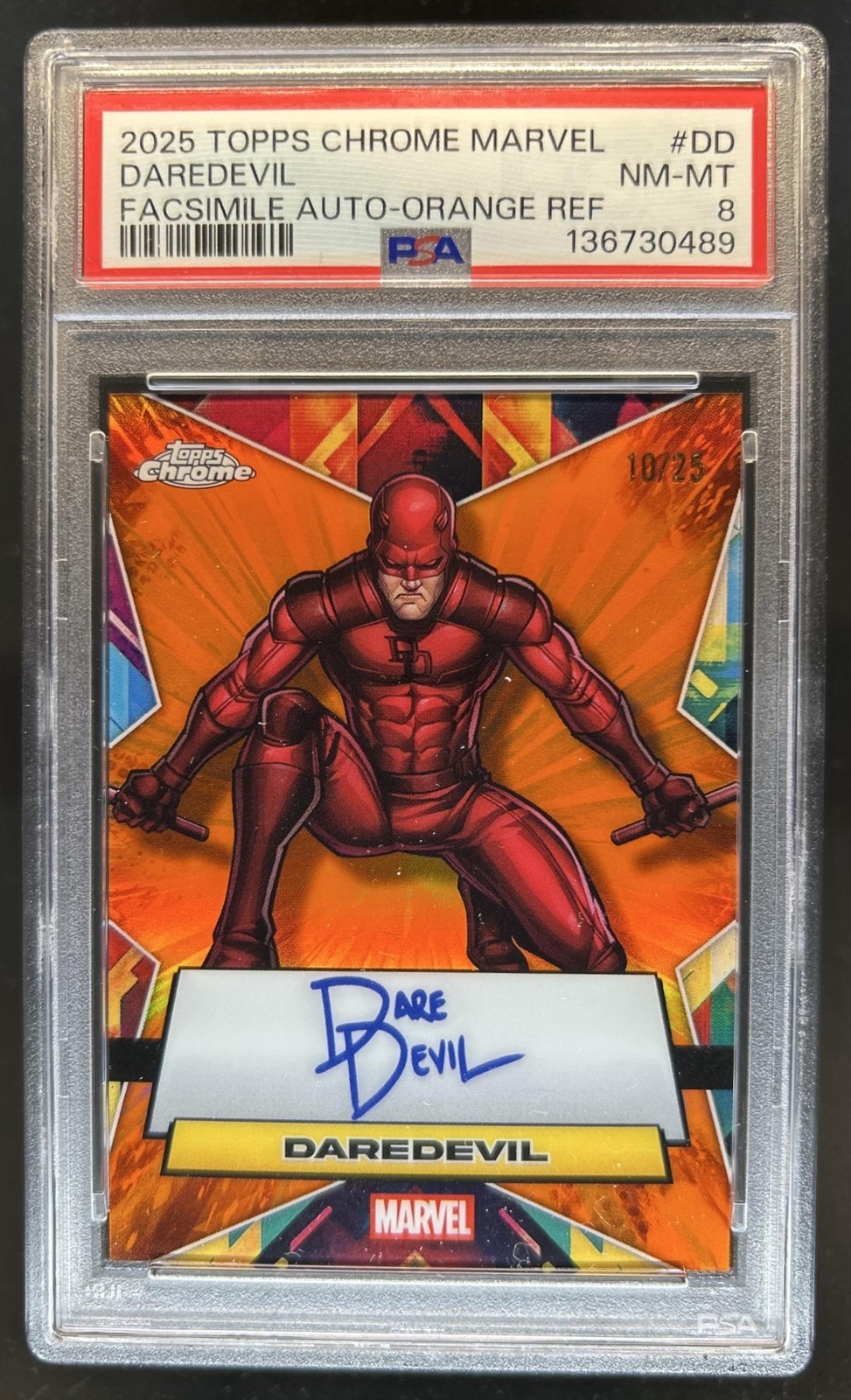 2025 Topps Chrome Marvel Daredevil Comics Auto Orange Refractor #/25 PSA 8 view 1