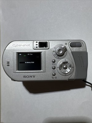 Sony Cyber-shot DSC-P72 3.2メガピクセル Sony Cyber-shot DSC-P72 3.2MP Digital Camera - Silver for sale