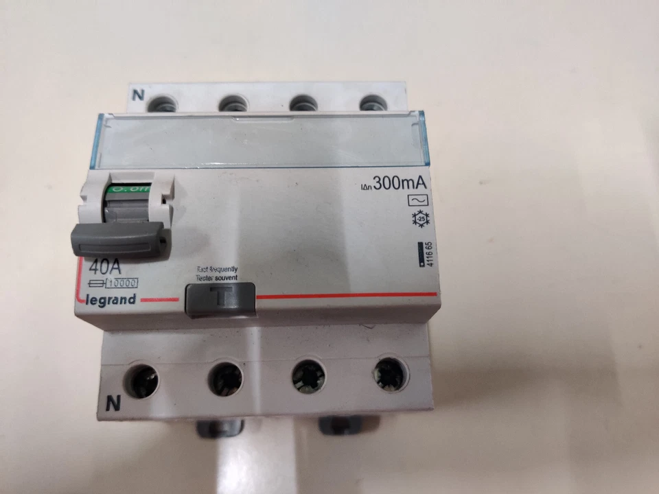 Legrand 411665. Diferencial 4 polos 40A 300mA