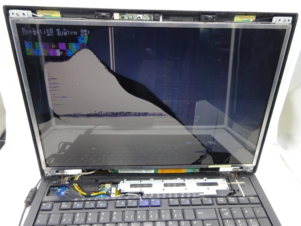 Samsung R700 NP-R700 Notebook *OHNE RAM und HDD*Für Ersatzteil DEFEKT#N482 - Bild 2 von 4