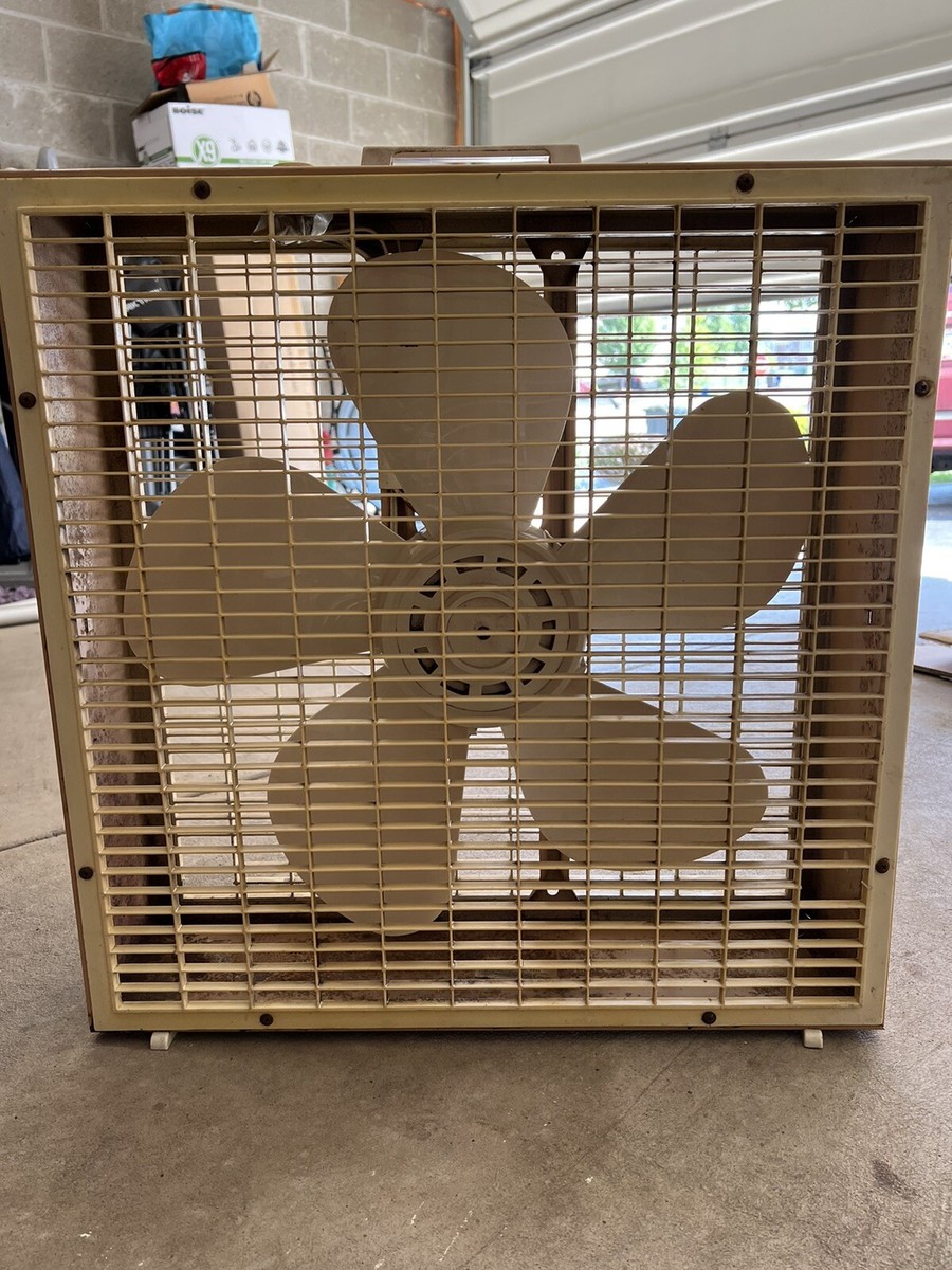 Vintage 20'' Lakewood S-223 Box Fan W/Original Box 3 Speed