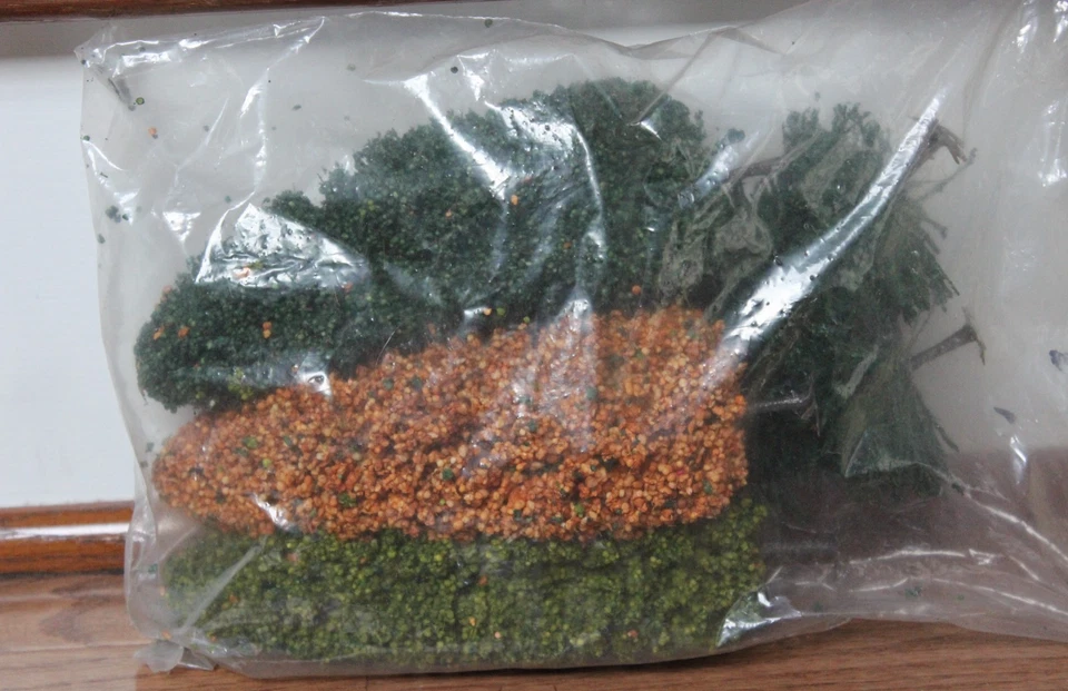 MODEL POWER  O SCALE  ARCHITECTURAL TREES AUTUMN COLOR   # 1439  - NEW - Image 4 of 4