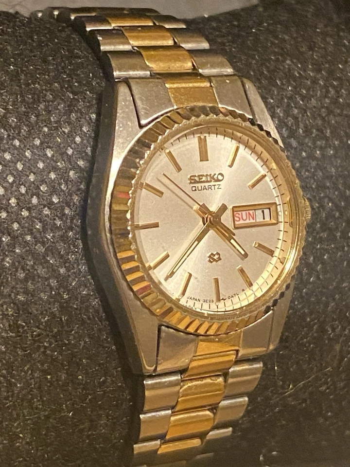 Rare 1980s SEIKO GOLD PLATED Two Tone Day-Date SQ 24MM Ladies Watch NEW Battery - Image 2 of 4