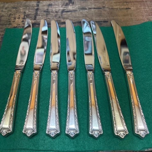 (7) VTG STERLING INTERNATIONAL PROCESSIONAL FINE ARTS DINNER KNIVES 9.25" LONG