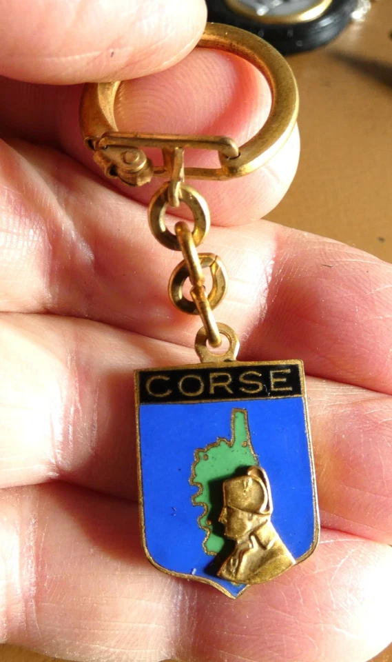 Ancien porte clé métal émail Carte Corse buste de Napolèon Bonaparte. Années 60. - Photo 2/3
