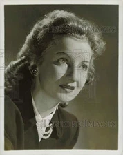 1951 Press Photo Alice Frost on "Mr. and Mrs. North," on CBS Radio - hpx14905