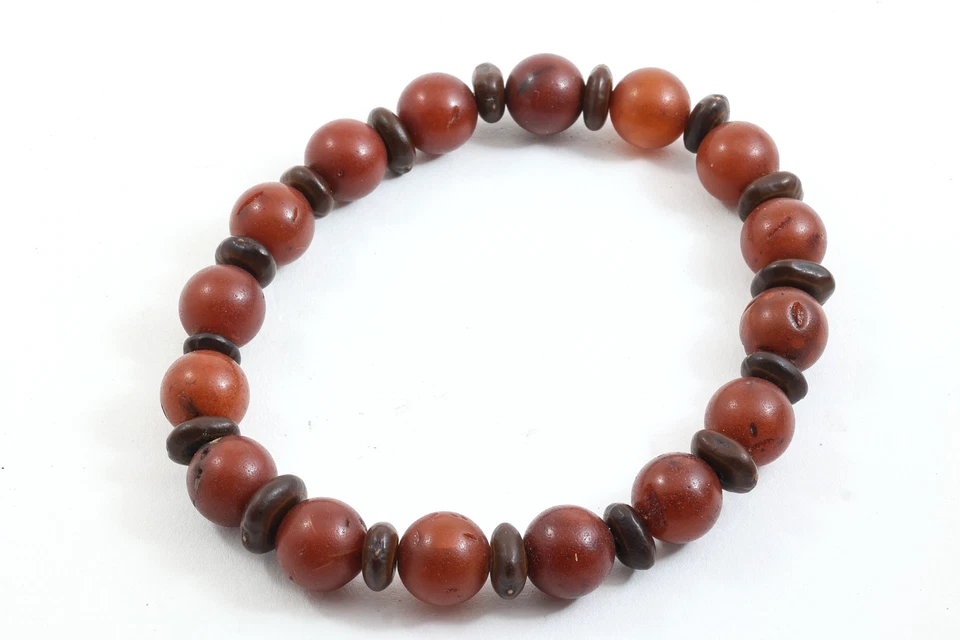 Антикварный браслет из тибетского янтаря в натуральном коричневатом оттенке - Изображение 2 из 4