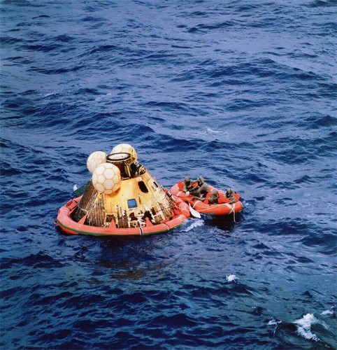 1:32/40 Scale Apollo Program Apollo 11 Re-entry Capsule Astronaut Model Kit - Picture 15 of 40