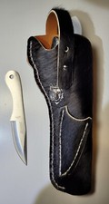 Leather Handmade Gun Holster / RH Western-Style Revolver knife is included
