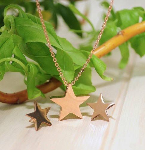 FLORAY SCHMUCKSET STERN ANHÄNGER ROSE GOLD HALSKETTE OHRRINGE DAMEN SCHMUCK NEU - Bild 2 von 6