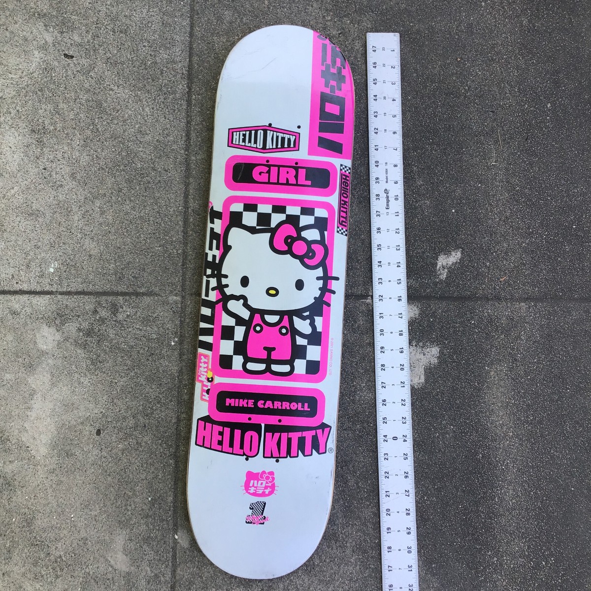 Hello Kitty スノーボード hello-kitty-snowboard.jpg?q=70