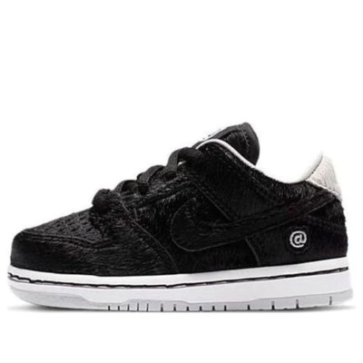 NIKE SB DUNK LOW (TD) ''''MEDICOM TOY 2020'' (DC1629 001) TRAININGS VERSCHIEDENE GRÖSSEN