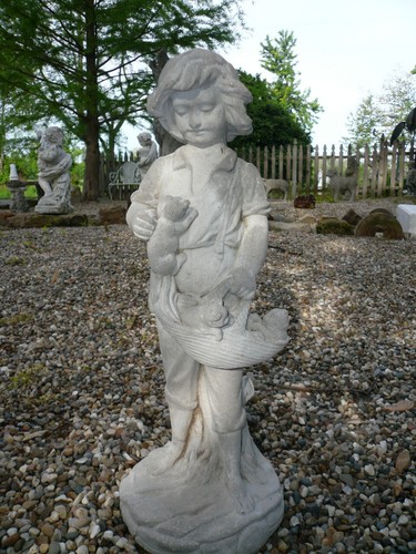 STUNNING WEATHERED BOYBASKET KITTEN CATS VINTAGECEMENT/CONCRETE GARDEN ORNAMENT